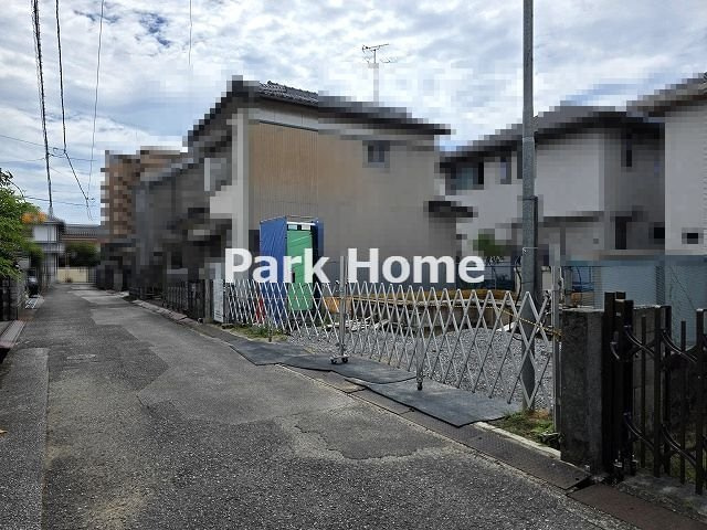 南国市大そね甲　新築戸建ての前面道路含む現地写真