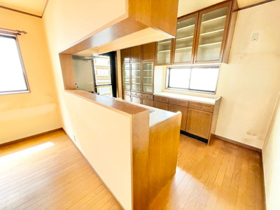 【キッチン】 | 吹田市千里山東１丁目中古戸建 | サイトに掲載されていない箇所の写真、撮影してお届けさせて頂きます！気になる物件で、見たい部分の画像が無い場合は、弊社スタッフまでご連絡下さいませ。お客様の気になる箇所を、カメラにて撮影して参ります！