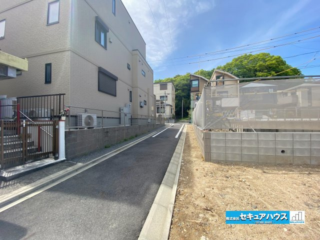 【同施工物件ご案内可】名古屋市南区楠町　全3棟の前面道路含む現地写真|事前予約にて現地ご見学いただけます！お気軽にお問い合わせください♪
■株式会社　セキュアハウス■
住宅ローンに強く、知識、経験豊富なスタッフ在籍
お客様に寄り添い、ご成約後もサポート致します