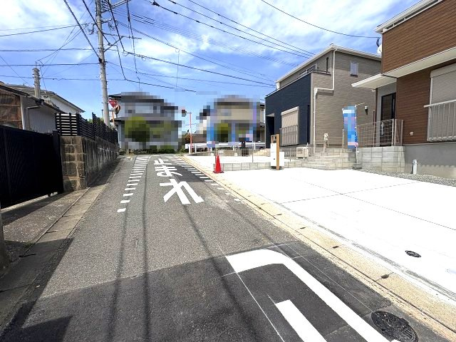 【その他】 | 福岡市南区屋形原3丁目　2号棟（全2棟）【仲介手数料無料・0円】 | 現地写真。前面道路です。