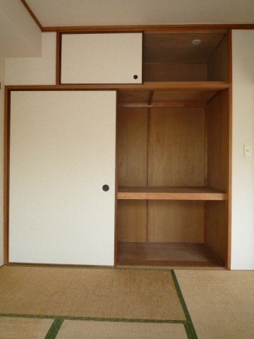 ヒルズ南戸塚４の収納