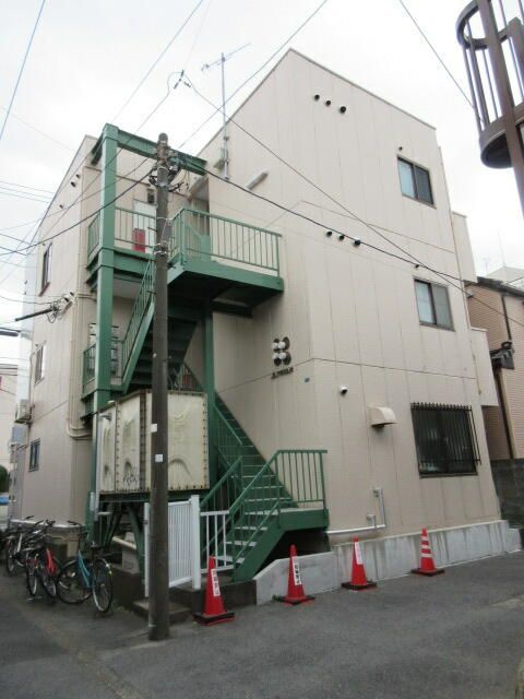 第３ウィスティアリアハイツの外観