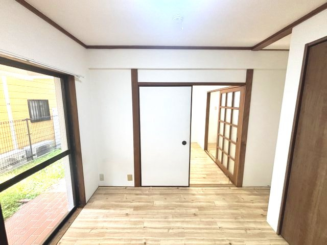ファミネス芦屋の洋室