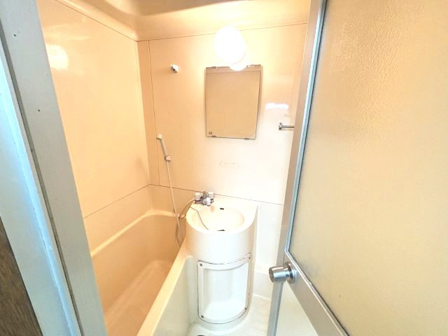 ファミネス芦屋の洗面所