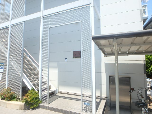 レオパレスＫＩＺＵＫＩのエントランス