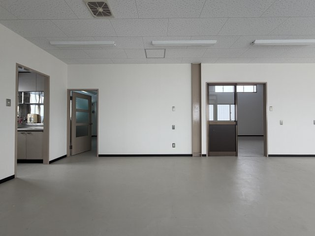 西山町貸事務所の内装