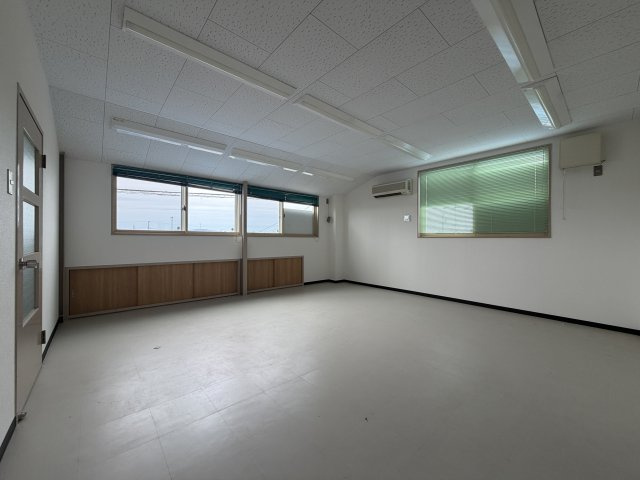 西山町貸事務所の内装