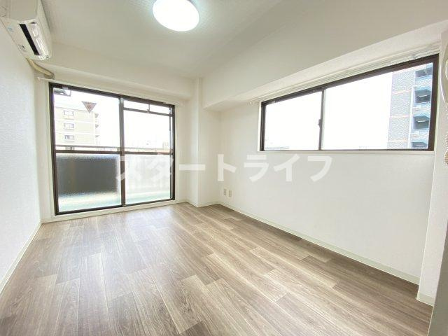 大阪市東淀川区豊新５丁目の賃貸マンションの居間・リビング