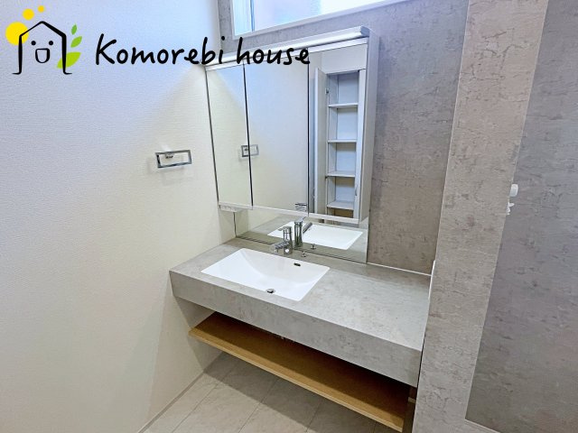 上尾市浅間台2丁目　新築一戸建て　ブルーミングガーデン　01の独立洗面台|26.6.1　撮影済み