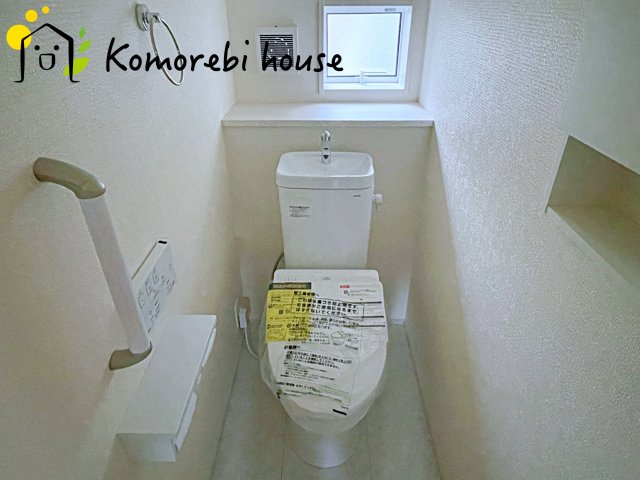 上尾市浅間台2丁目　新築一戸建て　ブルーミングガーデン　01のトイレ|26.5.23　撮影済み