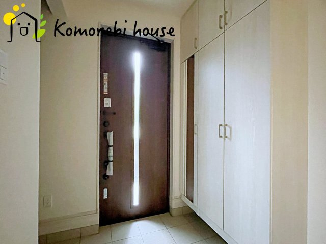 上尾市浅間台2丁目　新築一戸建て　ブルーミングガーデン　01の玄関|26.5.23　撮影済み