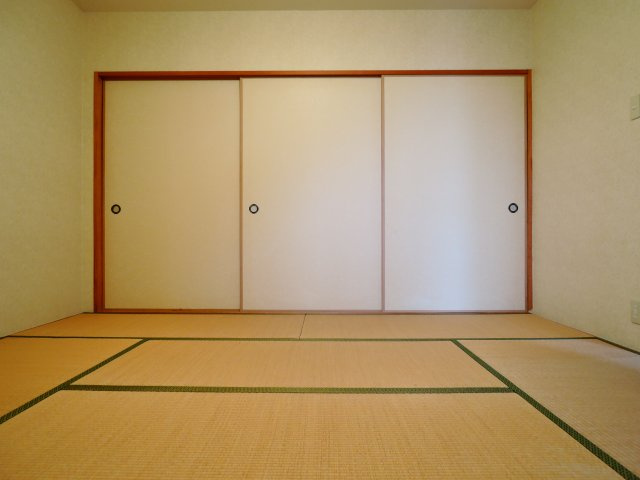 クリアコート寺谷の和室