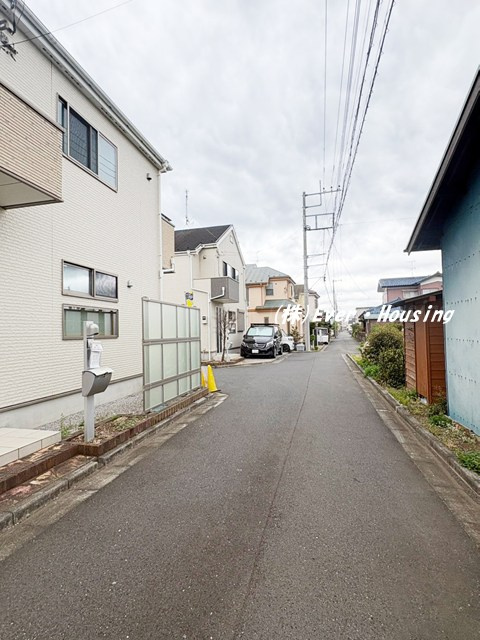 戸建 清瀬市中清戸３丁目の前面道路含む現地写真
