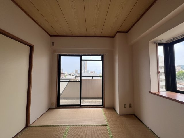 神戸市須磨区磯馴町１丁目の賃貸マンションの和室