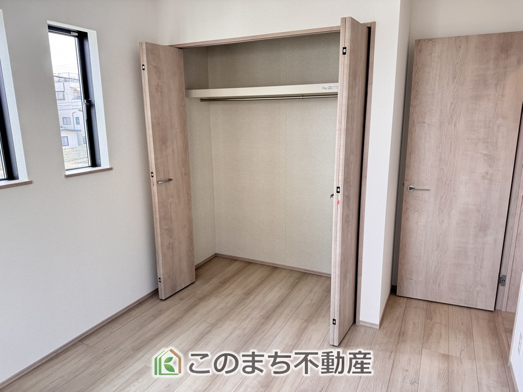 ハートフルタウン宇都宮市江曽島1丁目の収納|各居室に収納付で住みやすさにこだわっています♪