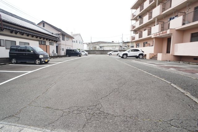 インターコーポ御領の駐車場