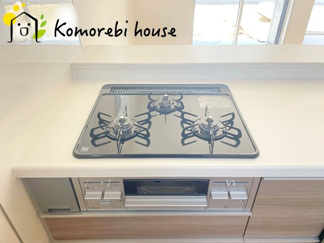 上尾市浅間台2丁目　新築一戸建て　ブルーミングガーデン　02のキッチン|キッチンでお料理をお楽しみください