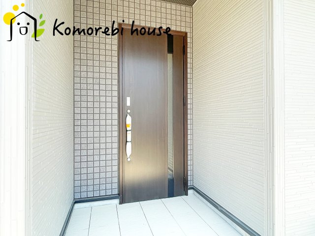 上尾市浅間台2丁目　新築一戸建て　ブルーミングガーデン　02の玄関|毎日通る玄関はこちらです