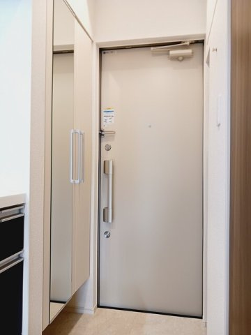 ヒカルサ北坂戸の玄関