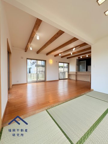 城南区友丘４丁目　戸建ての居間・リビング