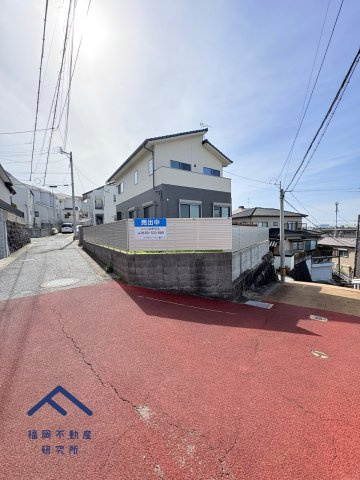 城南区友丘４丁目　戸建ての前面道路含む現地写真