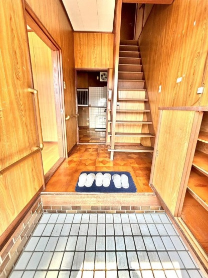 神戸市垂水区塩屋台2丁目の玄関