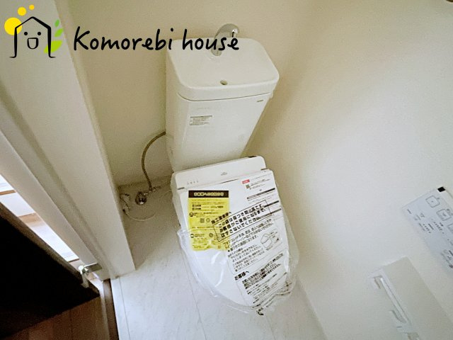 上尾市浅間台2丁目　新築一戸建て　ブルーミングガーデン　04のトイレ|26.6.6　撮影済み