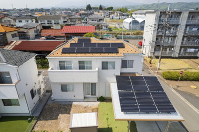【外観】 | 桐生市相生２丁目　太陽光付き住宅 | 屋根＆カーポートに「太陽光パネル」を搭載した省エネ住宅が登場！