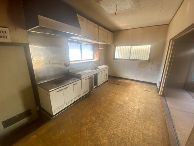 厚木市飯山南　中古戸建のキッチン