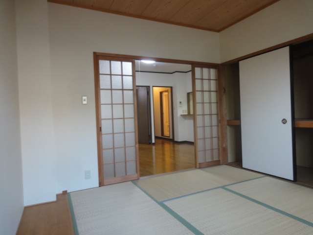 ファミール宝塚の和室