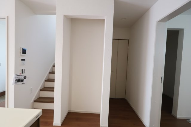 《仲介手数料無料》上尾市浅間台３丁目34-36新築一戸建てTerrechezの収納