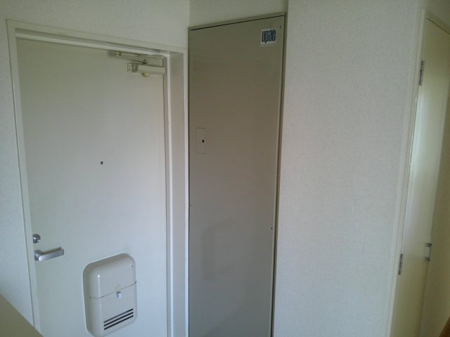 ホワイトパレスの玄関