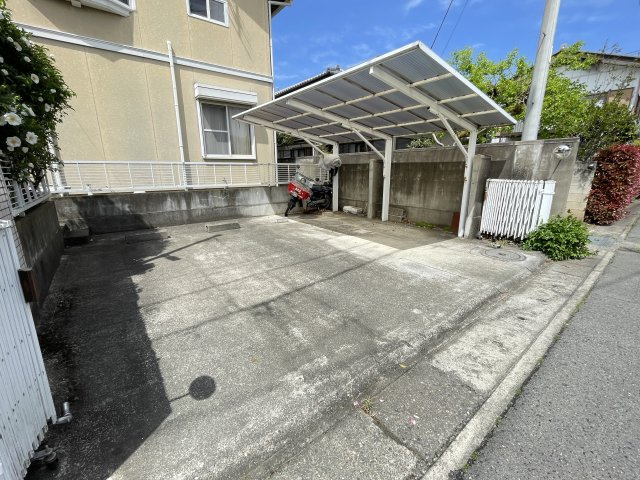 藤岡市藤岡　中古1680の駐車場