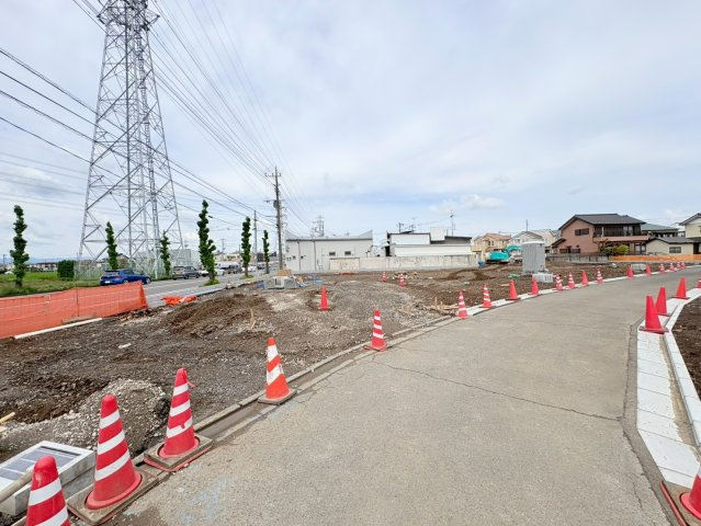 川越市小室　建築条件なし売地　東武東上線『川越市駅』徒歩17分　【泉小学区】の前面道路含む現地写真