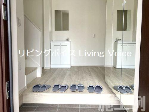 【玄関】 | 【仲介手数料０円】海老名市下今泉2期　新築一戸建て　2号棟　全2棟 | 海老名市下今泉2期　新築一戸建て　全2棟