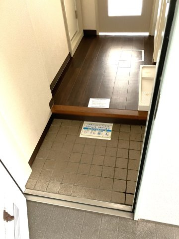 メゾンドール西荻窪の玄関