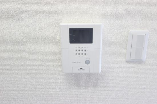 クロービアのセキュリティ|モニター付きインターホンです