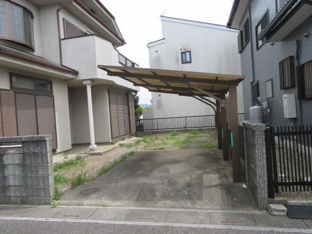 中古戸建　深谷市小前田1492-3（リフォーム住宅）の駐車場