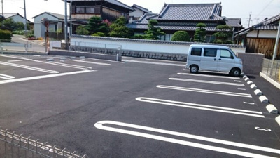 【駐車場】 | ヴェリテ・ヴィラージュ | カースペースがあります
