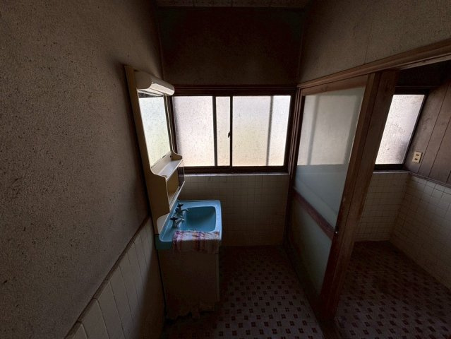 石岡市柿岡　中古戸建の洗面所