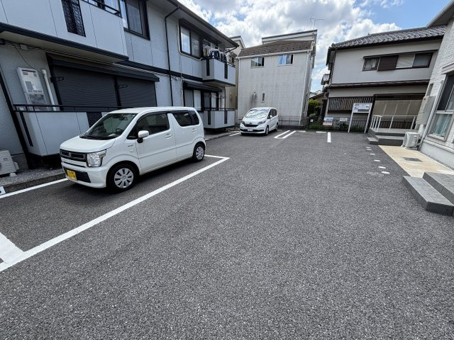 ランセ今谷Ｅの駐車場