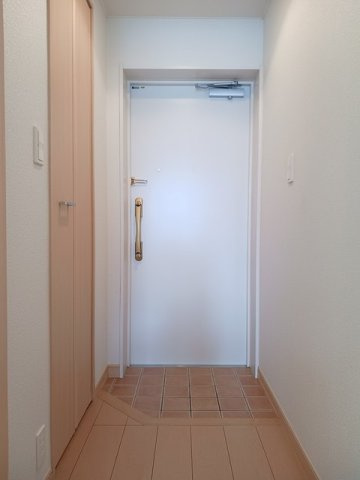 サンハウス志家の玄関