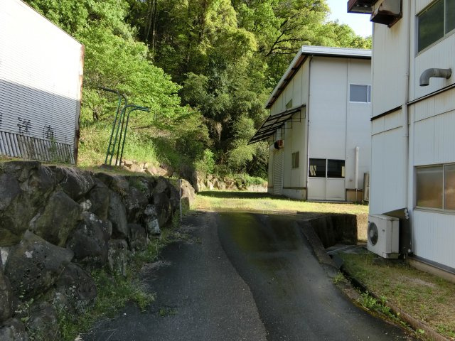 茂平貸倉庫の外観