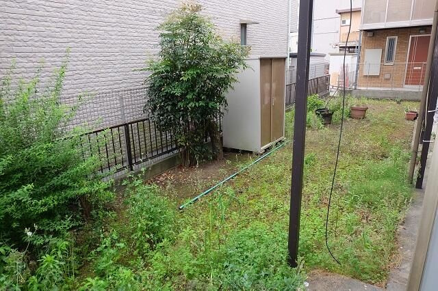 三橋ハイツの庭