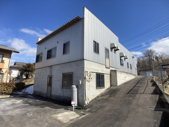 中野市草間　事務所付き作業所の外観