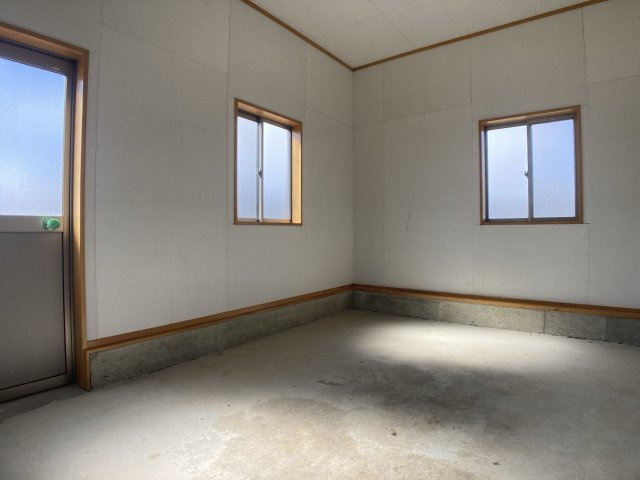 中野市草間　事務所付き作業所の内装