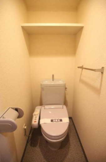 練馬区中村北１丁目の賃貸マンションのトイレ