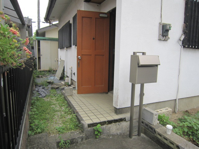 鴻巣市糠田の一戸建てのエントランス
