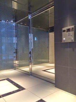 ジェノヴィア新宿御苑グリーンヴェールのエントランス|ジェノヴィア新宿御苑グリーンヴェール