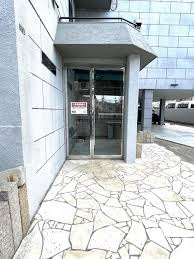蛍池ハイツ西棟のエントランス